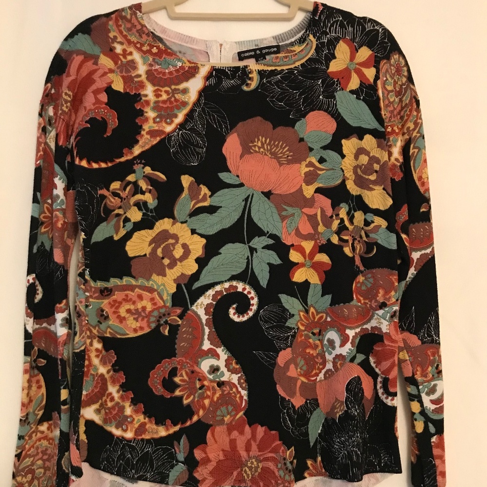 Cable & Gauge Black Floral Light Sweater